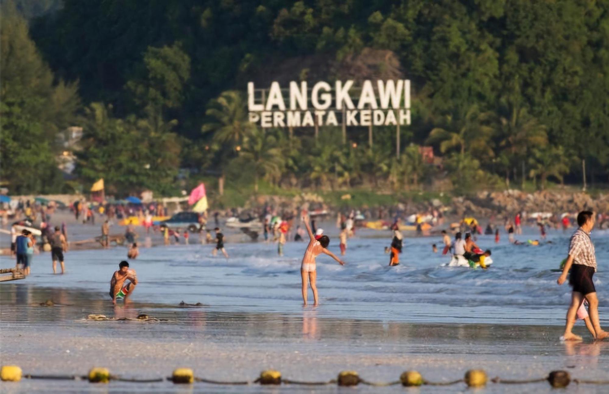 Lagenda Resthouse Cenang Beach Pantai Cenang  Exterior foto